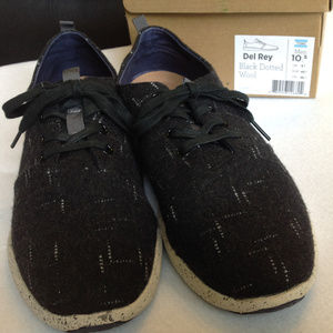 EUC!!  Men's Toms Del Rey Black Dotted Wool